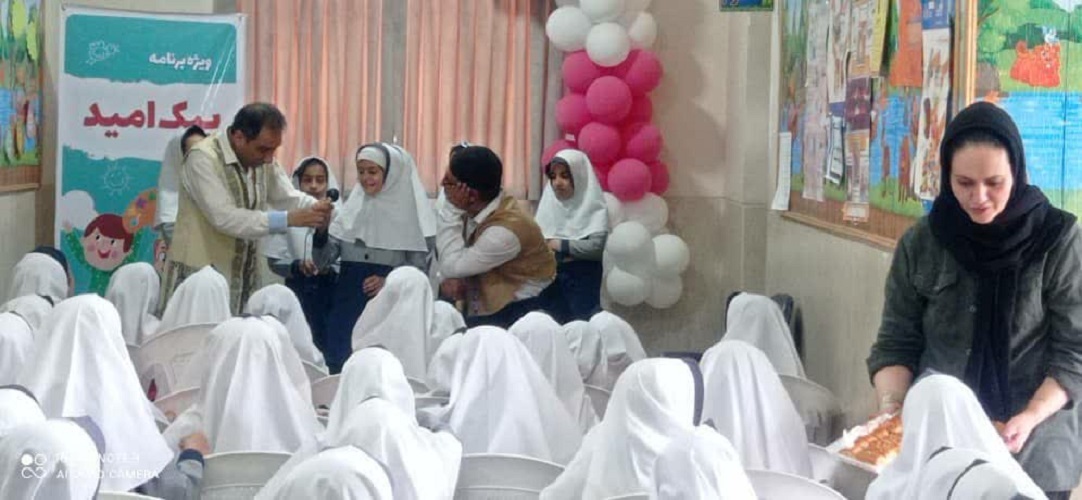 پیک امید کانون استان اصفهان به روستای زفره از توابع شهرستان کوهپایه رفت