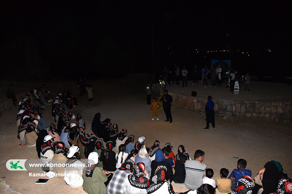 رصد شبانهی ماه و ستارگان در اردوی کانون یاران لرستان