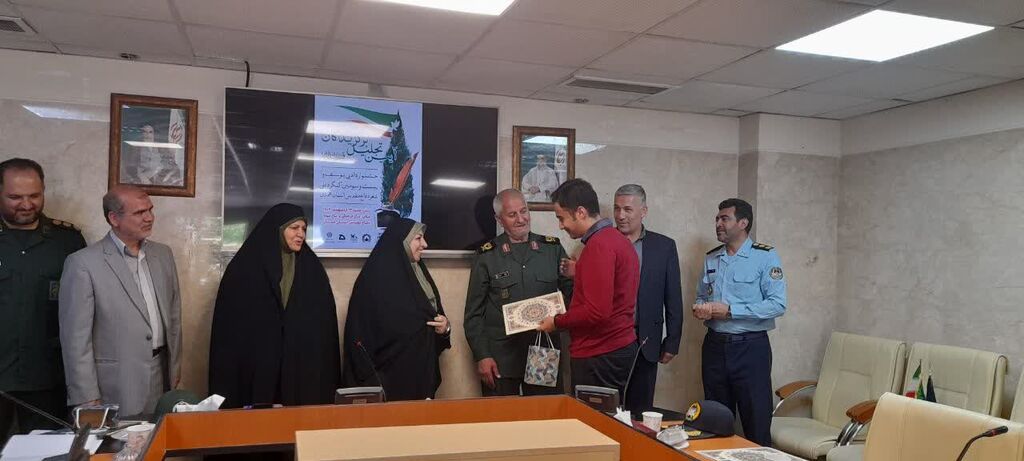 مربیان و اعضای کانون همدان برگزیده جشنواره "یوسف" و "شعر مقاومت" شدند