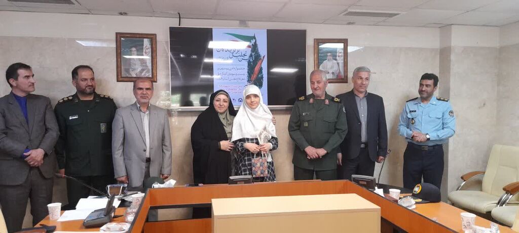 مربیان و اعضای کانون همدان برگزیده جشنواره "یوسف" و "شعر مقاومت" شدند