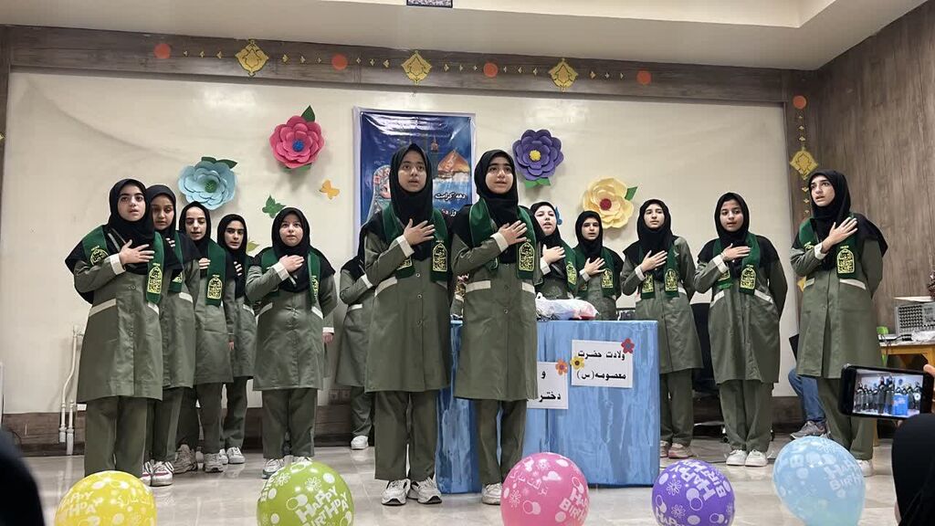جشن گل‌های بهشتی در مرکز شماره ۱ اسلام‌آباد غرب