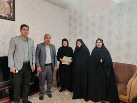 دیدارمدیرکل کانون استان ایلام باخانواده شهید فرهنگی درهفته معلم
