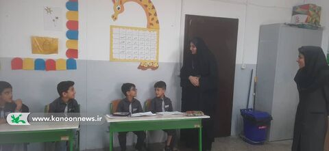 پرواز درناهای کاغذی بر بام مدرسه نیروگاه هسته ای