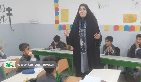پرواز درناهای کاغذی بر بام مدرسه نیروگاه هسته ای