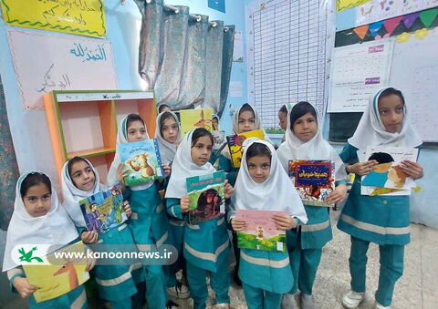 پرواز درناهای کاغذی بر بام مدرسه روستای نظرآقا