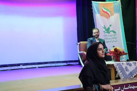 گردهمایی مربیان فرهنگی، هنری و ادبی کانون استان اصفهان به روایت تصویر