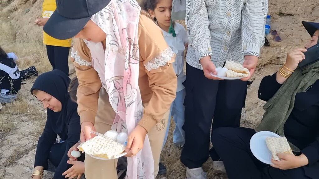 کوه‌پیمایی اعضای دختر ومادران مرکز سرپل‌ذهاب به مناسبت دهه کرامت