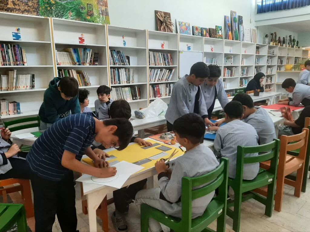 برنامه‌هایی برای گرامیداشت «هفته جهانی نجوم» و «هفته تجلیل مقام معلم»  در هشتگرد