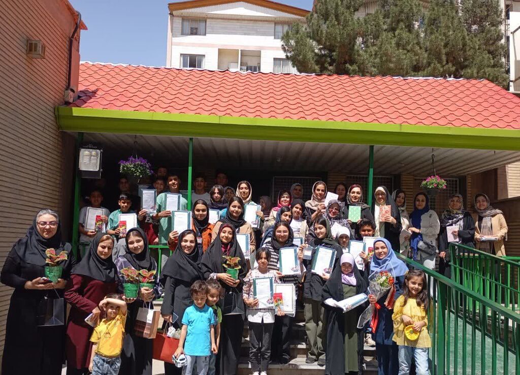 برنامههایی برای گرامیداشت «هفته جهانی نجوم» و «هفته تجلیل مقام معلم» در هشتگرد