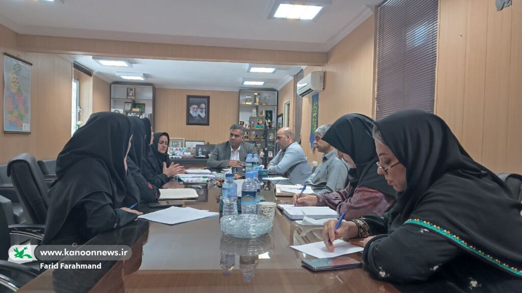 نشست شورای فرهنگی در کانون سیستان و بلوچستان تقویت فعالیتهای فرهنگی در مدارس با رویکرد پیشگیرانه(آسیبهای اجتماعی، امیدآفرین و شاداب بخشی) در دستور کار کانون سیستان و بلوچستان