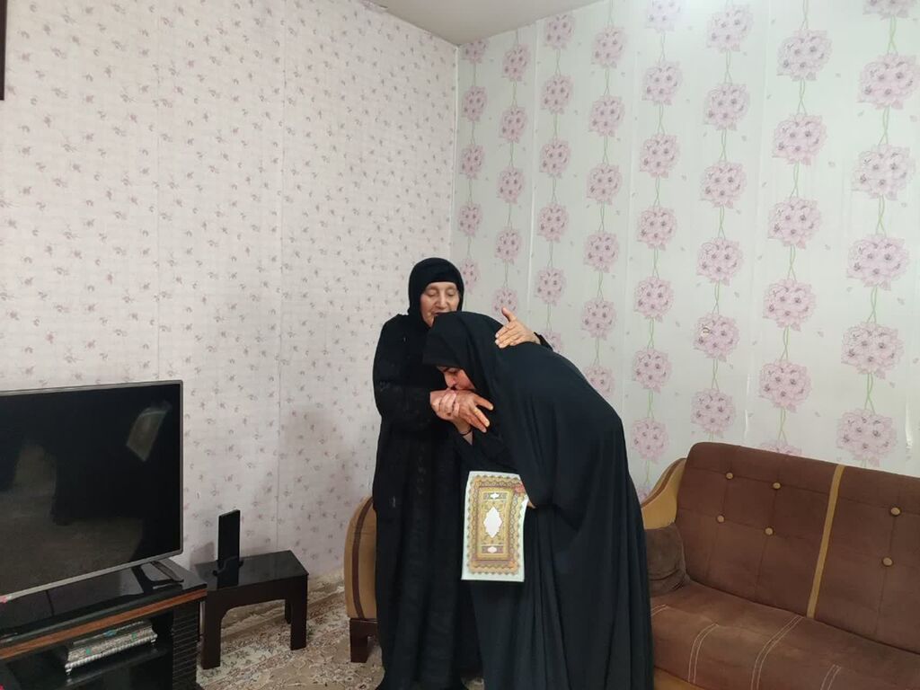 دیدار مدیرکل کانون استان ایلام با خانواده شهید فرهنگی در هفته معلم