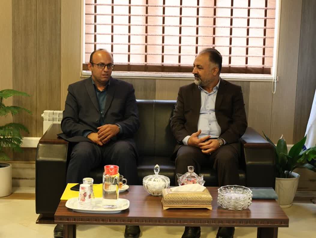 دیدار مدیرکل کانون استان مرکزی با مدیرکل امور اقتصاد و دارایی