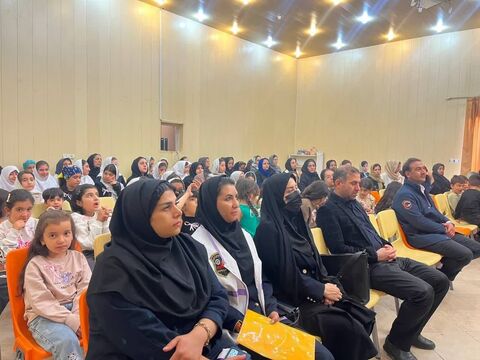 برگزاری مراسم دهه کرامت و روز دختر در مرکز هادیشهر