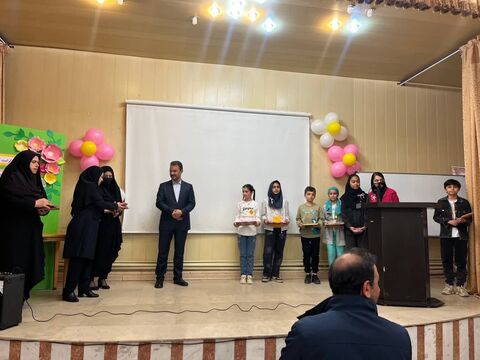 برگزاری مراسم دهه کرامت و روز دختر در مرکز هادیشهر