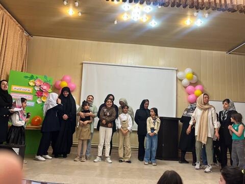 برگزاری مراسم دهه کرامت و روز دختر در مرکز هادیشهر