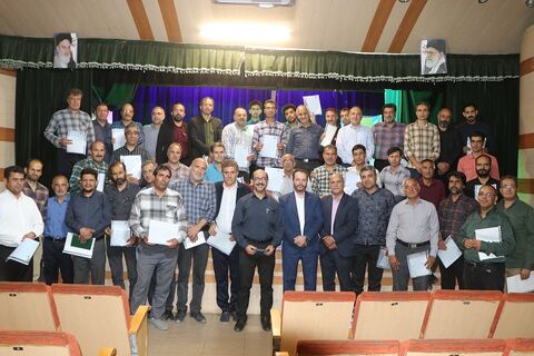گزارش تصویری نشست آموزشی الزامات و آداب معاشرت محیط کار کارکنان خدمات کانون استان اصفهان