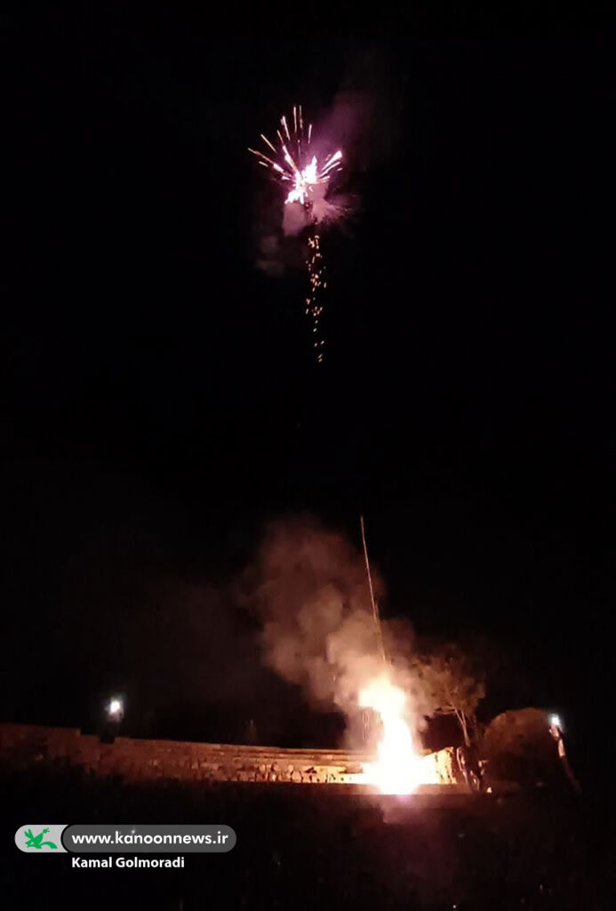 لحظاتی شاد با آتش بازی در اردوی کانون یاران لرستان در خرم آباد