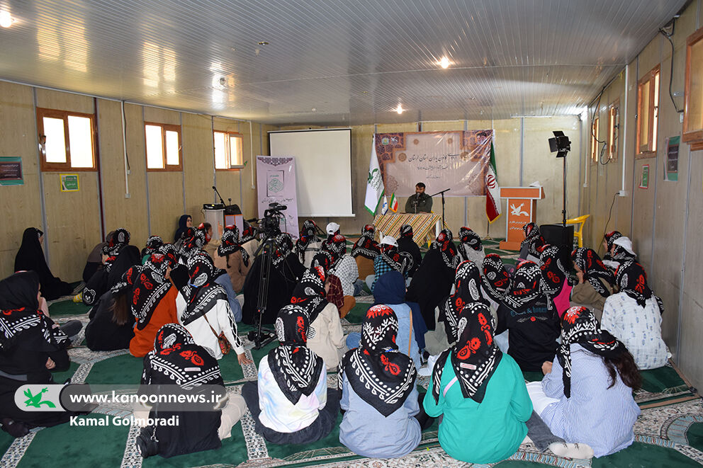 نشست صمیمی مدیرکل کانون لرستان با کانون یاران