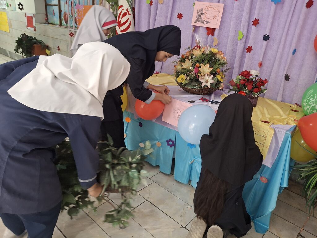 جشن مرکز ۱۷ کانون استان تهران برای جشن دختران دبستان ایمان
