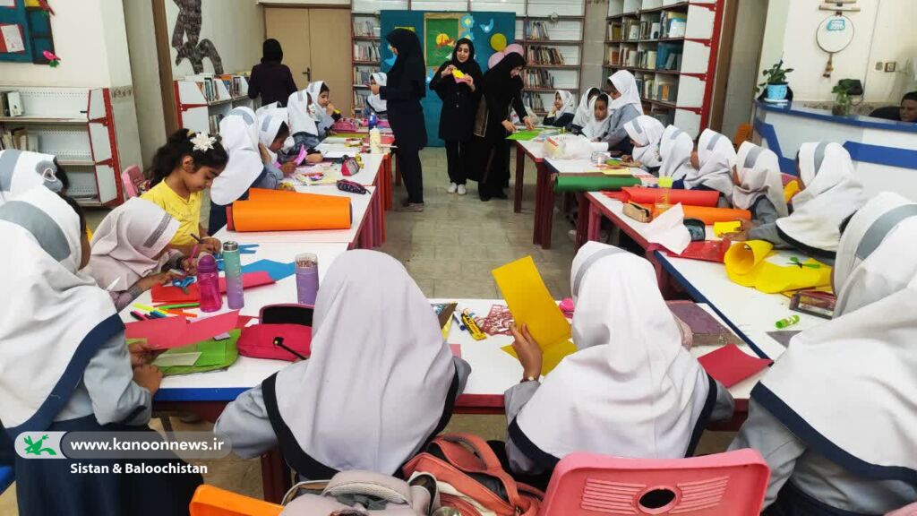 گرامیداشت هفته معلم در مراکز کانون سیستان و بلوچستان و قدردانی کودکان و نوجوانان از مربیان مهربانی و دانایی