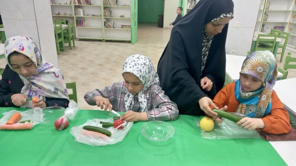 فعالیت‌های مرکز فرهنگی شماره ۱ مشهد در دهه کرامت و هفته معلم