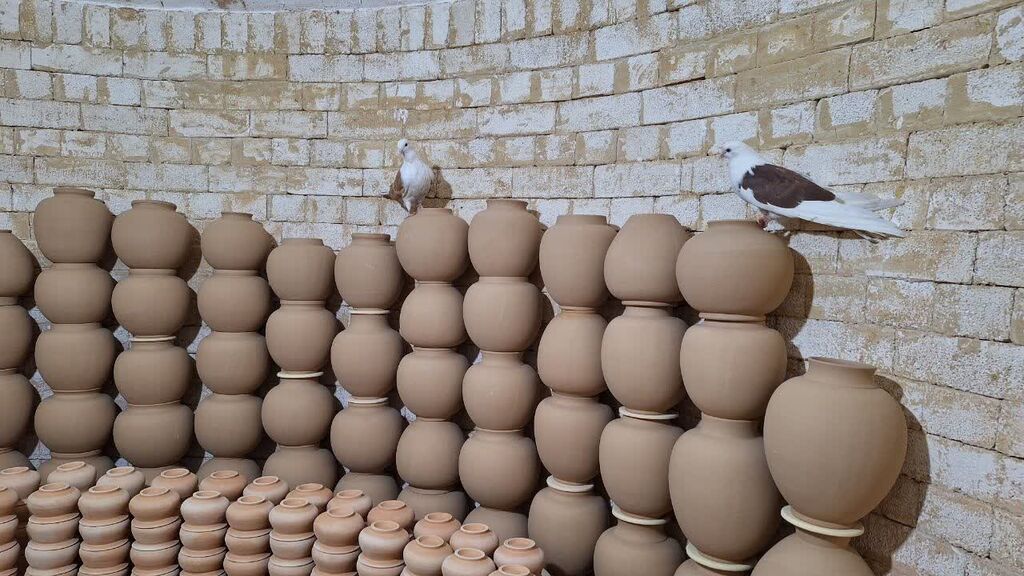 بازدید مربیان هنری کانون همدان از کارگاه سفالگری لالجین