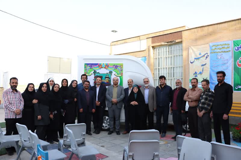 آیین افتتاحیه کتابخانه سیار روستایی با حضور معاون تولید کانون پرورش فکری