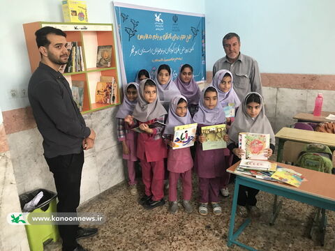 پرواز درناهای کاغذی بر بام مدرسه روستای بوالخیر