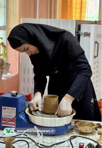 کارگاه سفالگری با چرخ چهارمحال و بختیاری