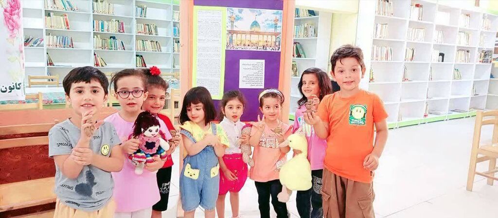 برنامههای فرهنگی به مناسبت بزرگداشت حضرت شاهچراغ (ع) و دهه کرامت در مراکز فیروزآباد و بیرم برگزار شد