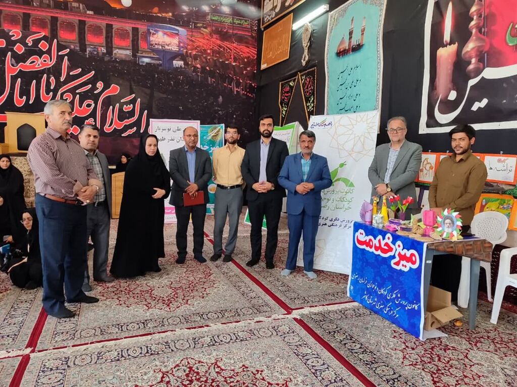 برپایی میز خدمت در مناطق روستایی و حاشیه‌شهر استان