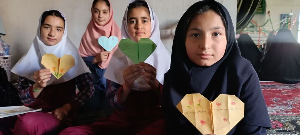 برپایی میز خدمت در مناطق روستایی و حاشیه‌شهر استان