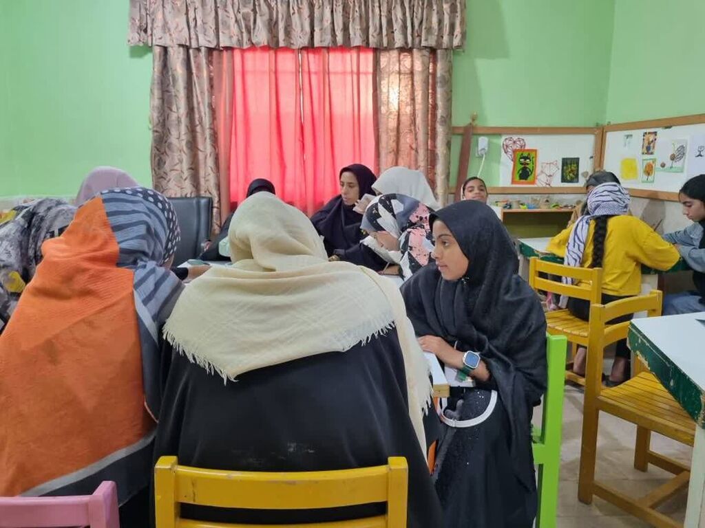 بررسی چگونگی پیدایش زمین و قمر آن ماه