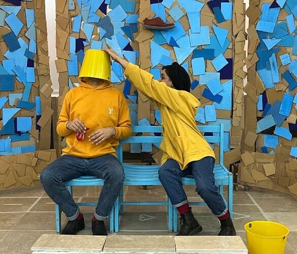 نمایش خورشید مال کیه به روی صحنه رفت