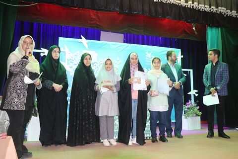 گزارش تصویری رونمایی از کتاب هشتمین خورشید و تقدیر از اعضای افتخارآفرین بین‌المللی، ملی و استانی