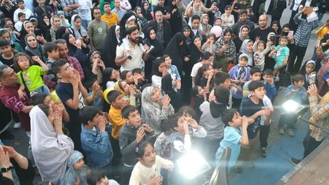 جشن خانوادگی «امام رضایی‌ها» با تماشاخانه سیار کانون پرورش فکری کودکان و نوجوانان خراسان رضوی
