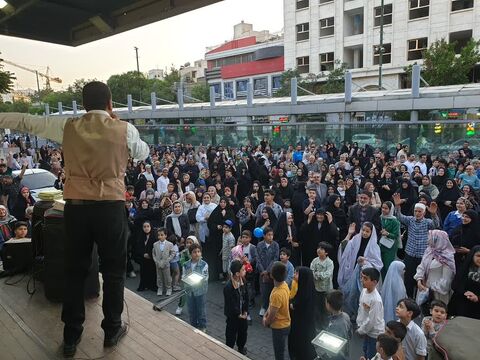 جشن خانوادگی «امام رضایی‌ها» با تماشاخانه سیار کانون پرورش فکری کودکان و نوجوانان خراسان رضوی