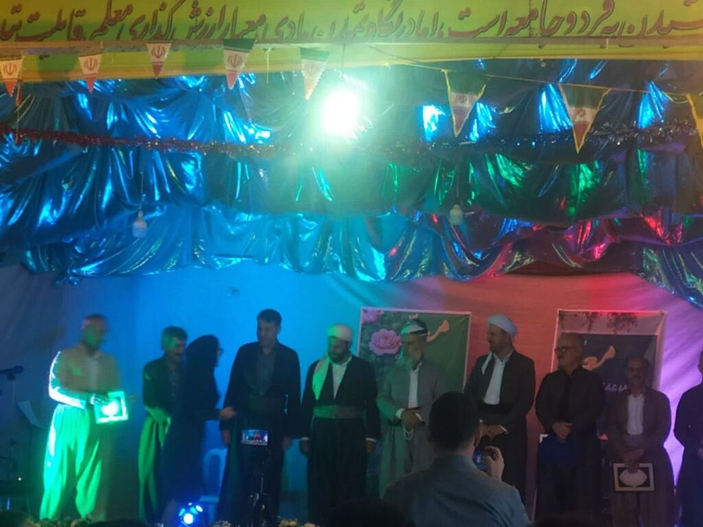 مشارکت مرکز نوسود در برگزاری جشن هفته معلم این شهرستان