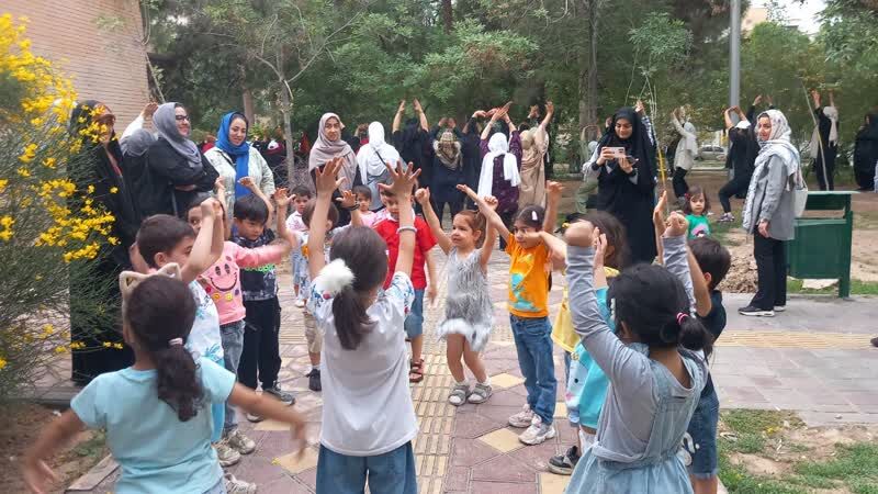 ویژهبرنامه مادر شاد،کودک شاد در مرکز ۳۲ استان تهران