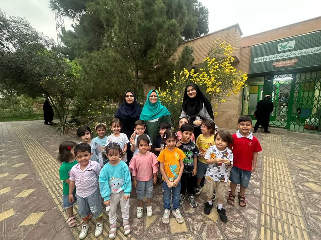 مرکز32 ویژهبرنامه مادر شاد،کودک شاد در مرکز ۳۲ استان تهران