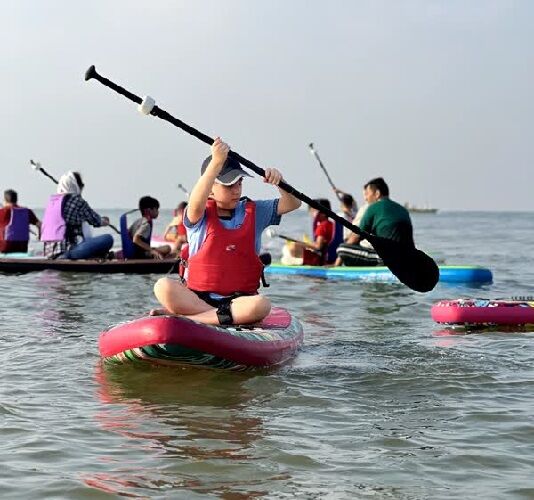 برگزیدگان مسابقات بین المللی لکوکاپ به دل امواج زدند