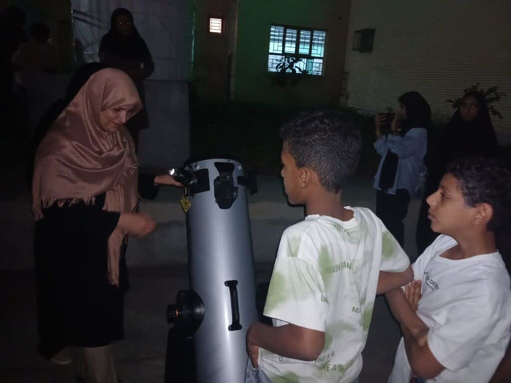 گزارش تصویری هفته نجوم استان هرمزگان(4) شب رصدی در مرکز فرهنگی هنری میناب