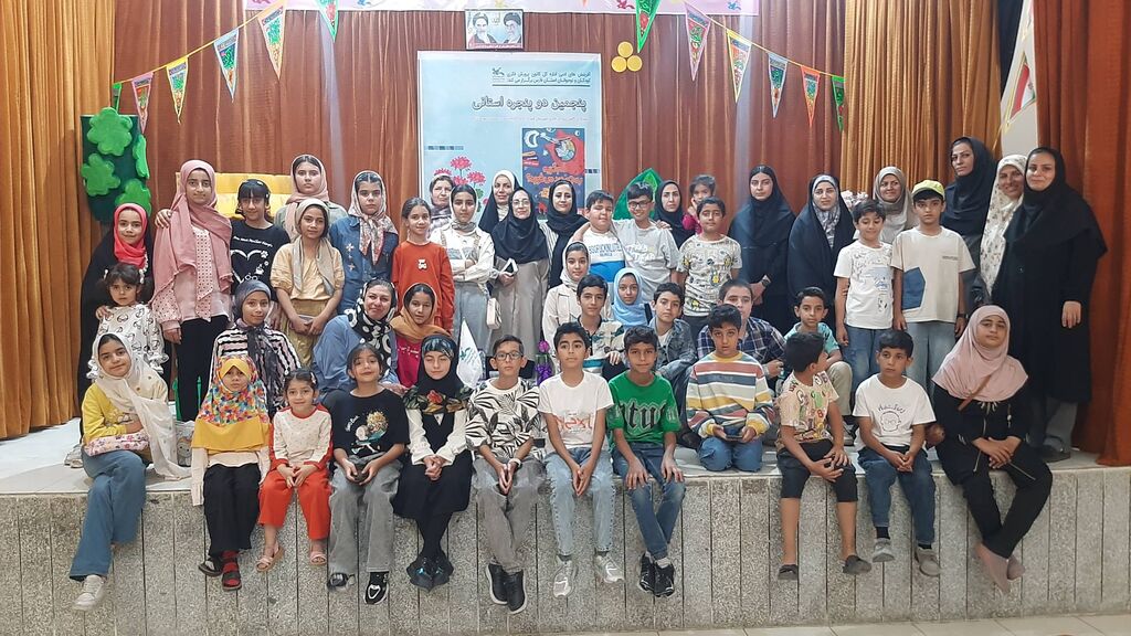 پنجمین نشست ادبی «دو پنجره» در کانون فسا برگزار شد