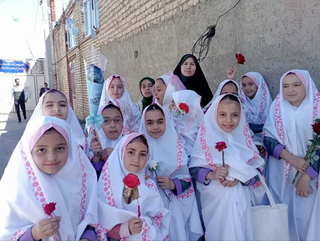 پوستر قصه‌گویی محلی کانون همدان در راستای طرح ثامر رونمایی شد