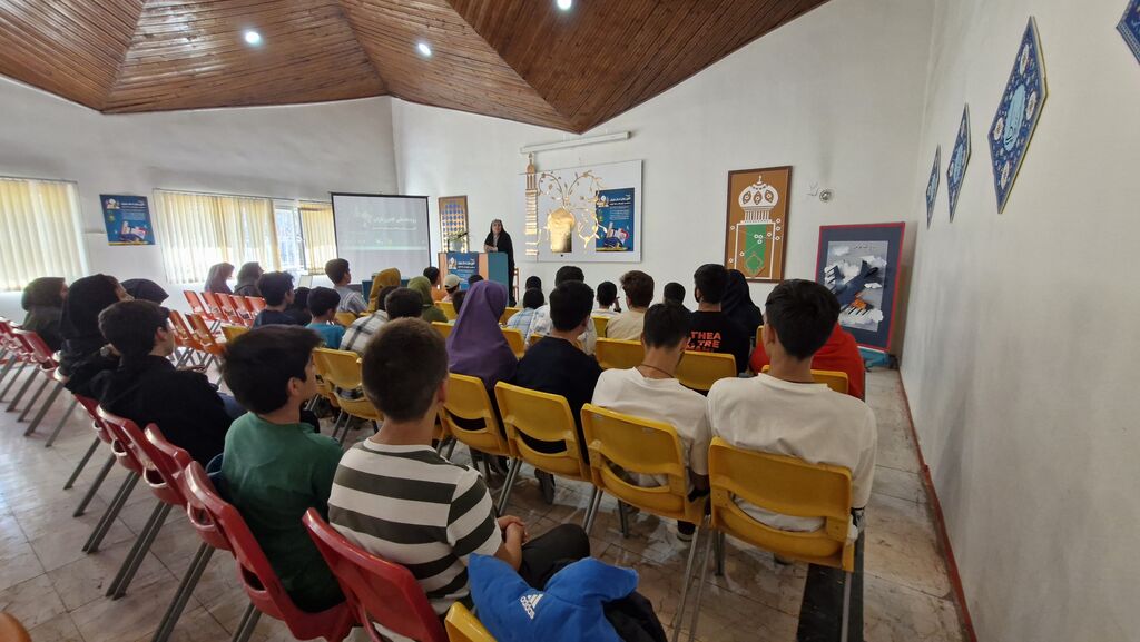 سرپرست کانون استان تهران در اردوی پسران کانونیار