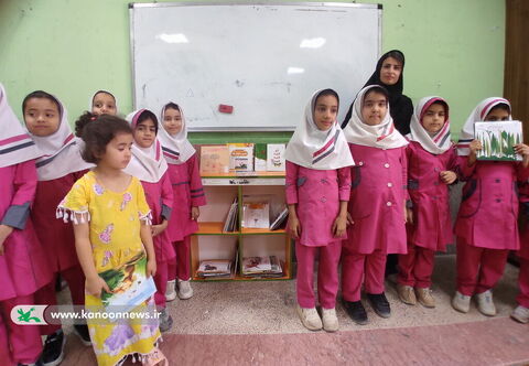 پرواز درناهای کاغذی بر بام مدرسه روستای مال خلیفه ای