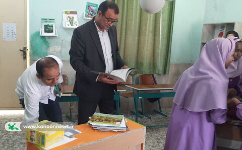 پرواز درناهای کاغذی بر بام مدرسه روستای بستانو
