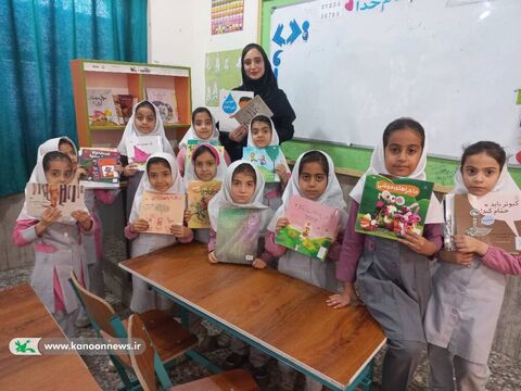 پرواز درناهای کاغذی بر بام مدرسه روستای عالی حسینی