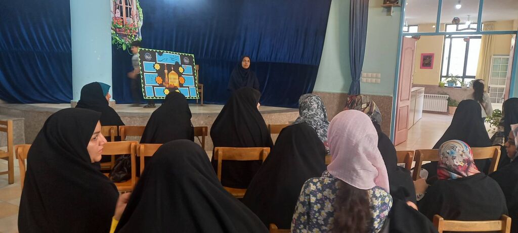 ویژهبرنامه دهه کرامت با محوریت خانواده در کانون پرورش فکری جهرم برگزار شد