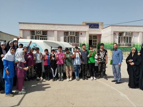 ویژه برنامه «پیک امید» کتابخانه‌های سیار کانون در روستای البصره اهواز